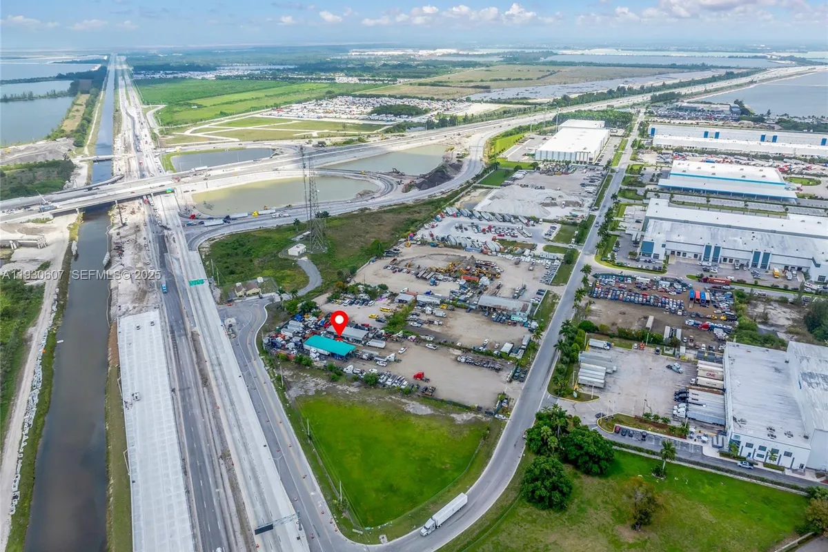 13800 NW 112th Ave, Hialeah Gardens FL 33018