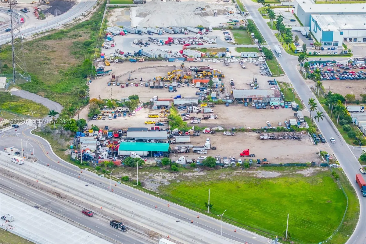 13800 NW 112th Ave, Hialeah Gardens FL 33018