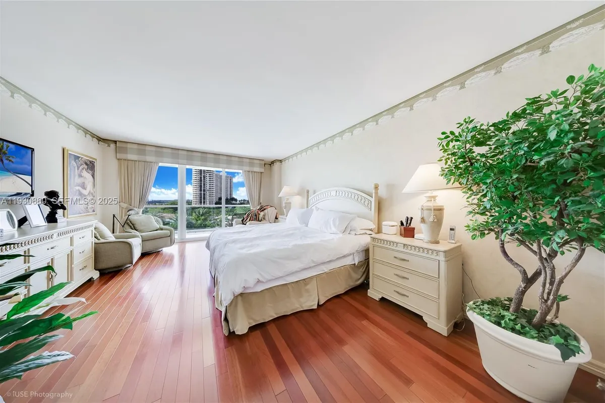 2600 Island Blvd # 703, Aventura FL 33160