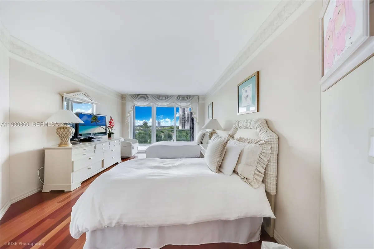 2600 Island Blvd # 703, Aventura FL 33160