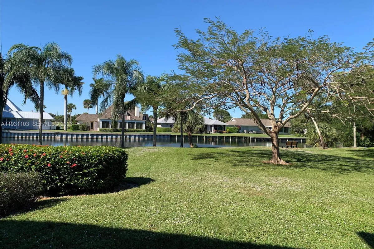 6101 SE Landing Way # 5, Stuart FL 34997