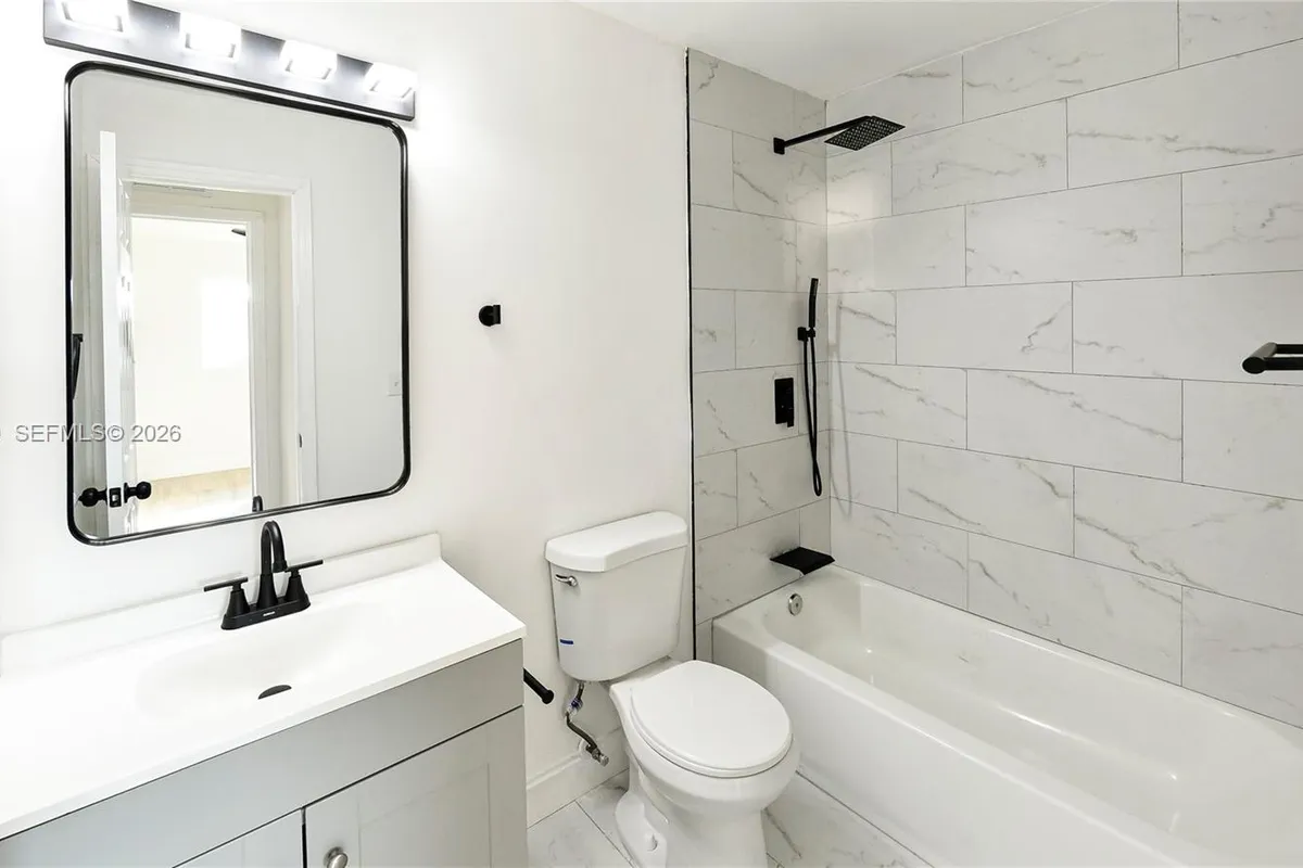 2572 NW 20th St, Fort Lauderdale FL 33311