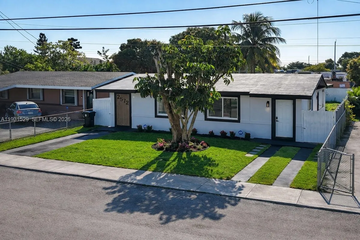 2572 NW 20th St, Fort Lauderdale FL 33311