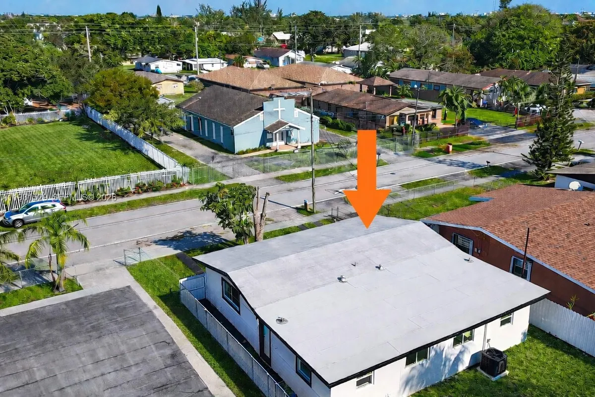 2572 NW 20th St, Fort Lauderdale FL 33311