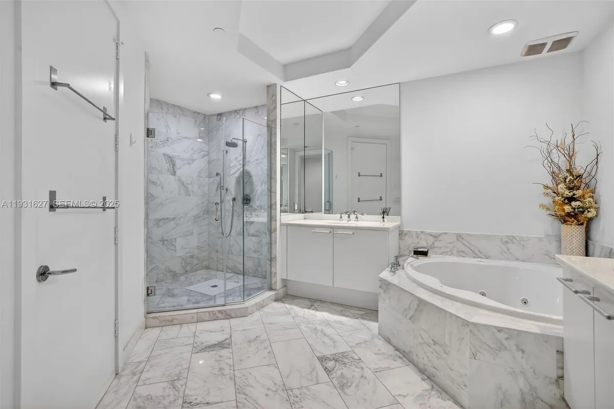 4100 Island Blvd # 2303, Aventura FL 33160