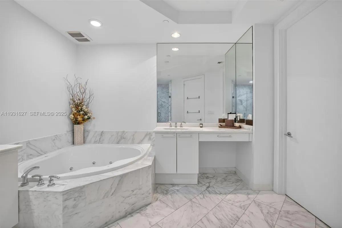 4100 Island Blvd # 2303, Aventura FL 33160