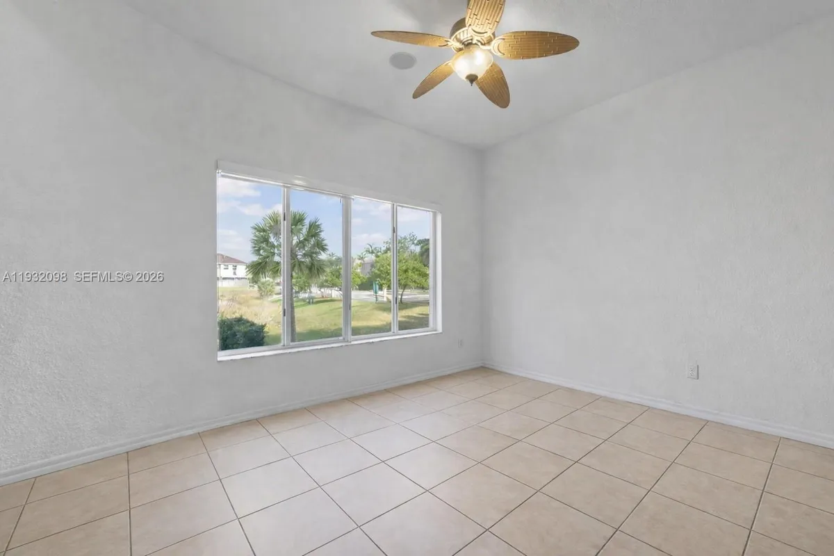 2467 SE 19th St, Homestead FL 33035