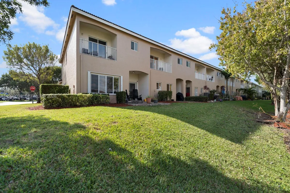 2467 SE 19th St, Homestead FL 33035