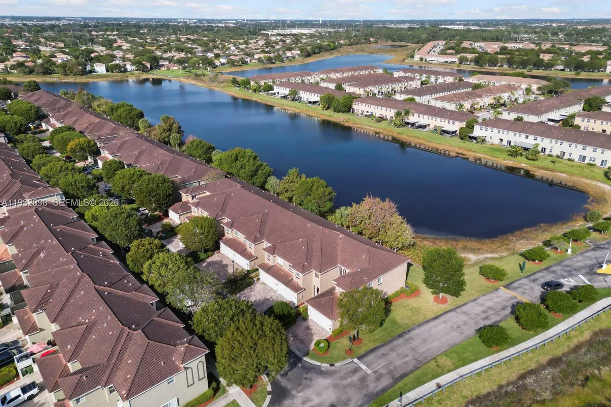 2467 SE 19th St, Homestead FL 33035