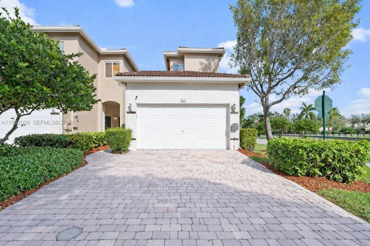 2467 SE 19th St, Homestead FL 33035