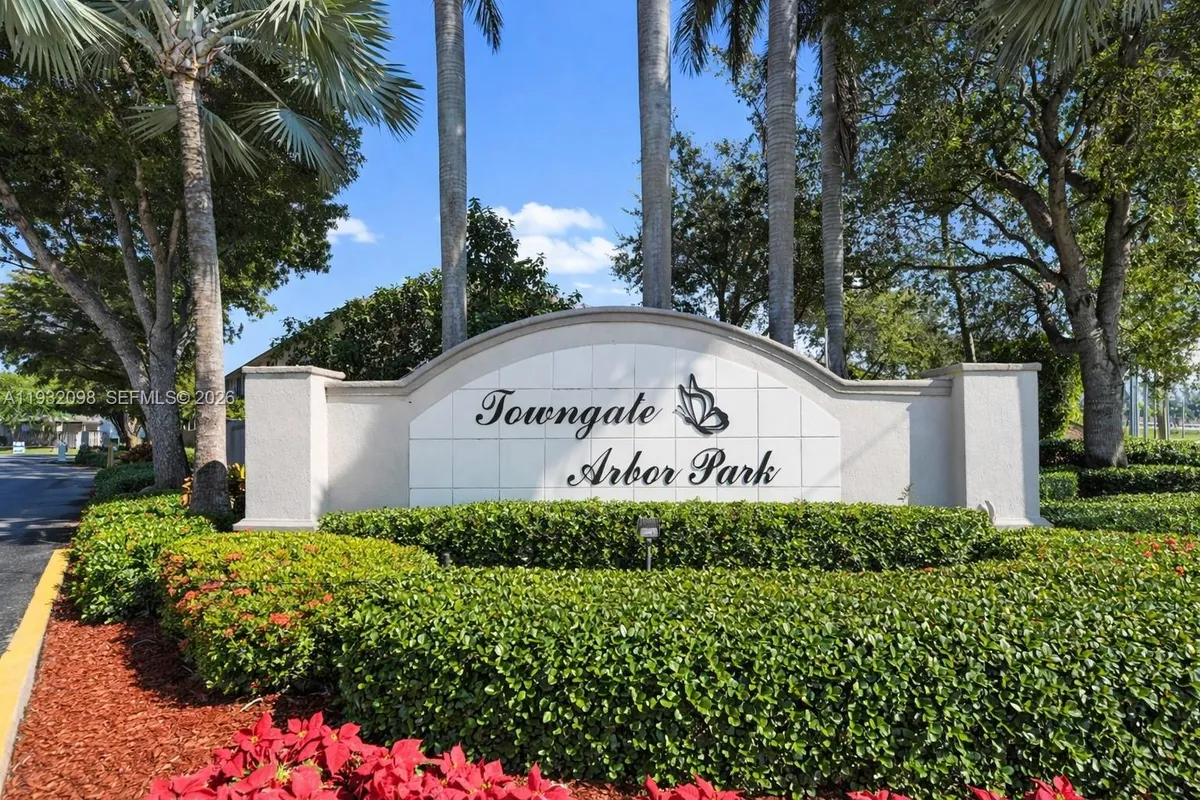 2467 SE 19th St, Homestead FL 33035