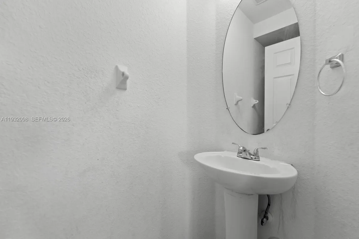 2467 SE 19th St, Homestead FL 33035