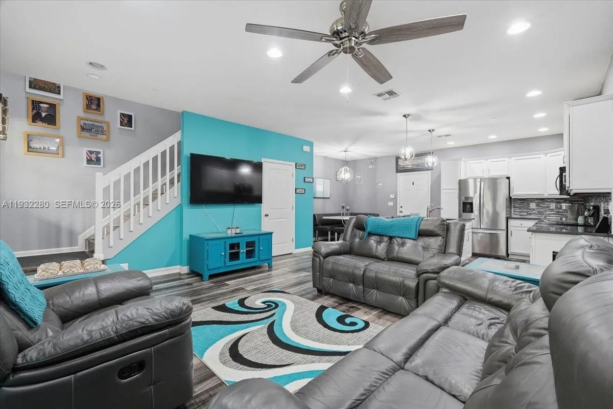 4126 Cascada Cir, Cooper City FL 33024