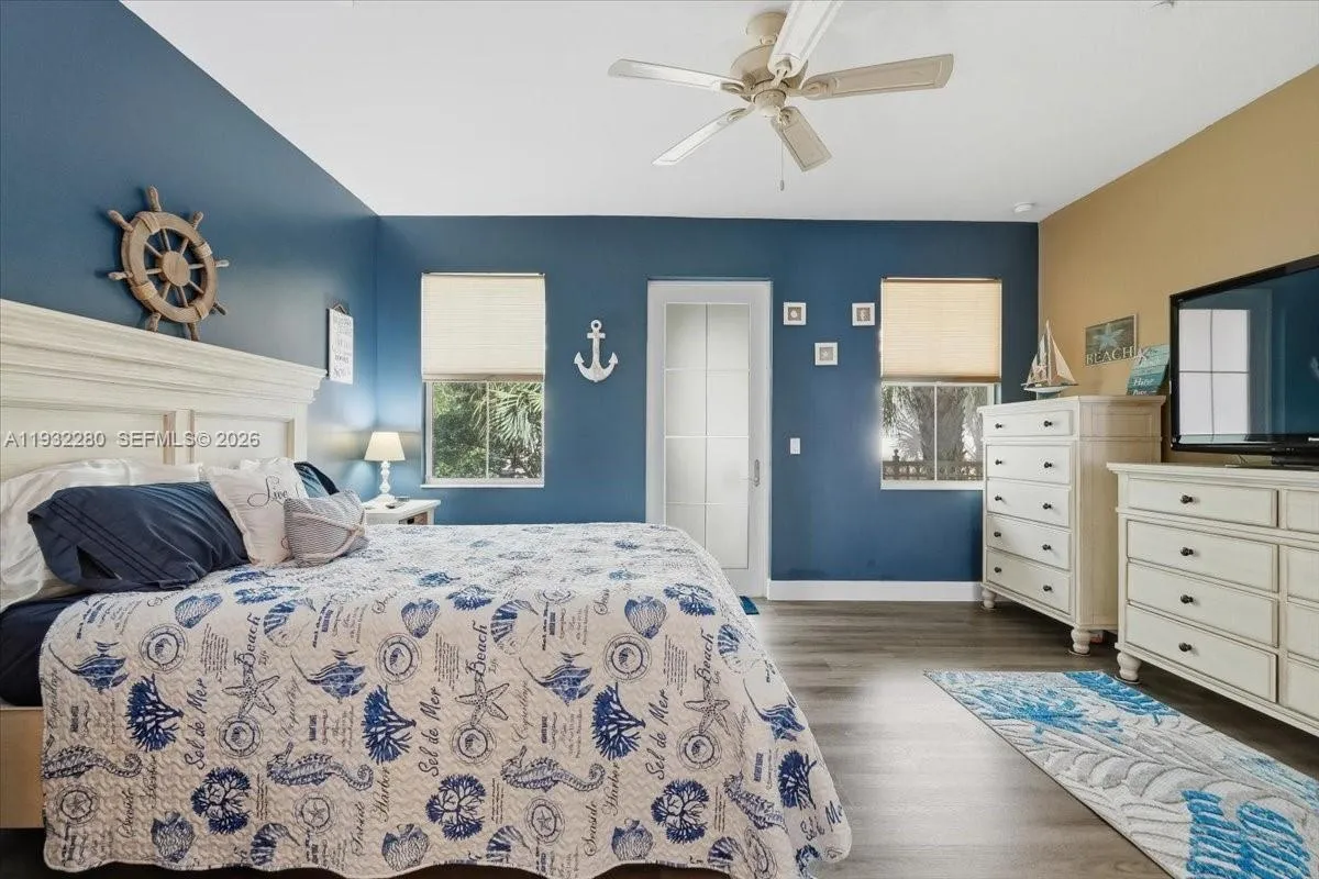 4126 Cascada Cir, Cooper City FL 33024