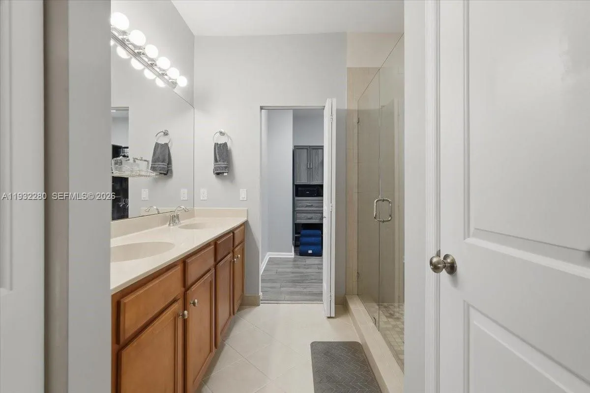 4126 Cascada Cir, Cooper City FL 33024