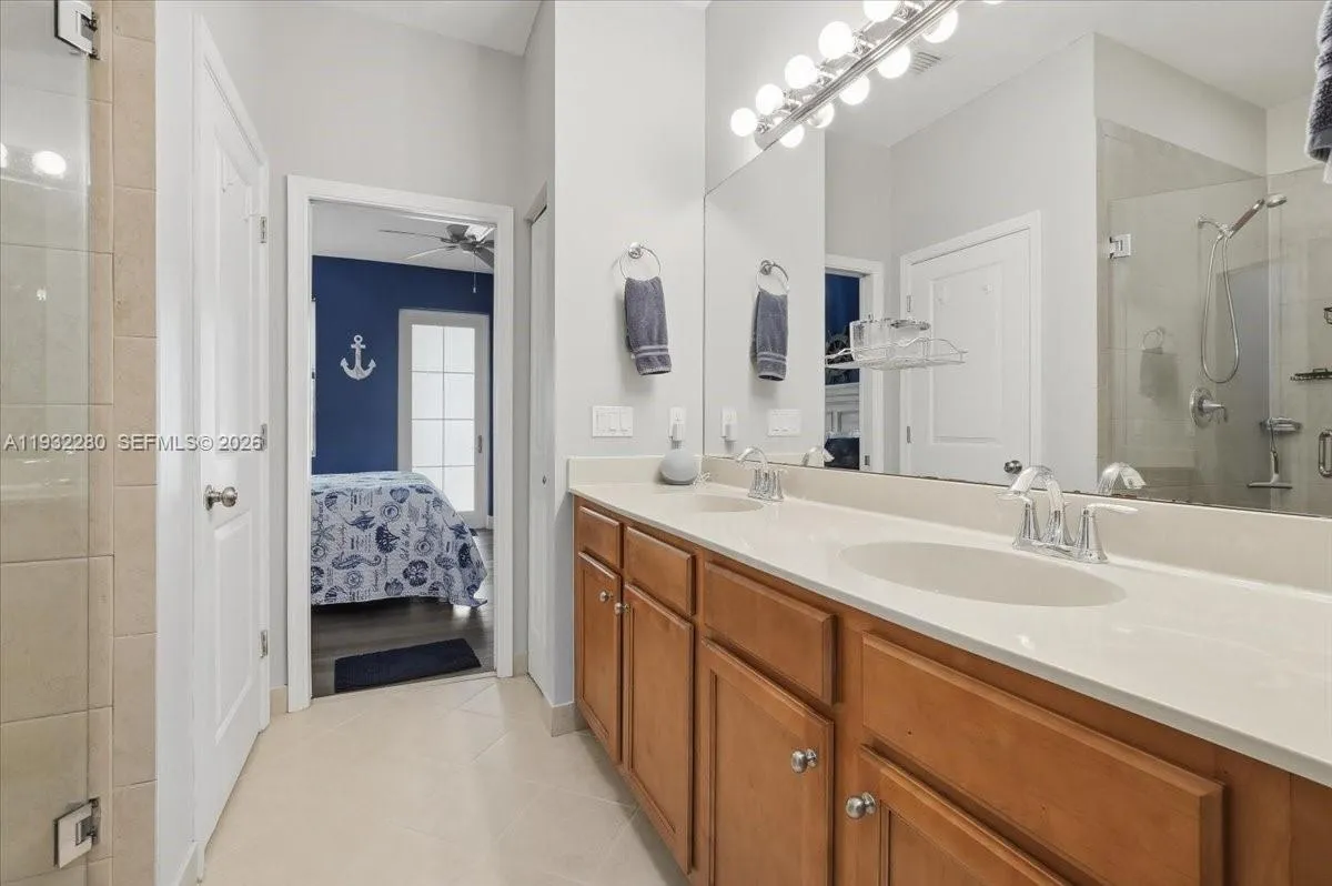 4126 Cascada Cir, Cooper City FL 33024