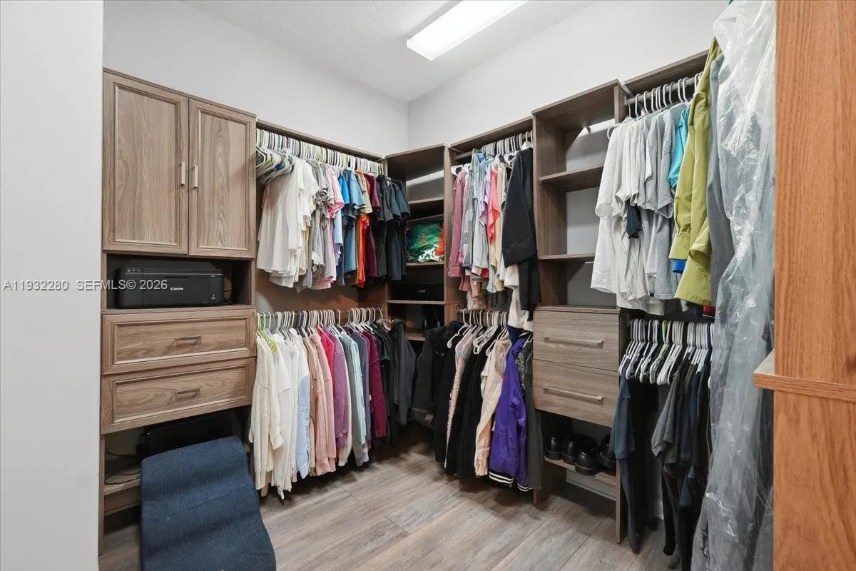 4126 Cascada Cir, Cooper City FL 33024