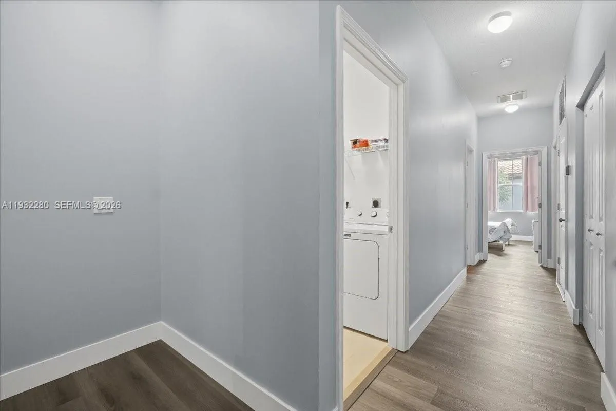 4126 Cascada Cir, Cooper City FL 33024