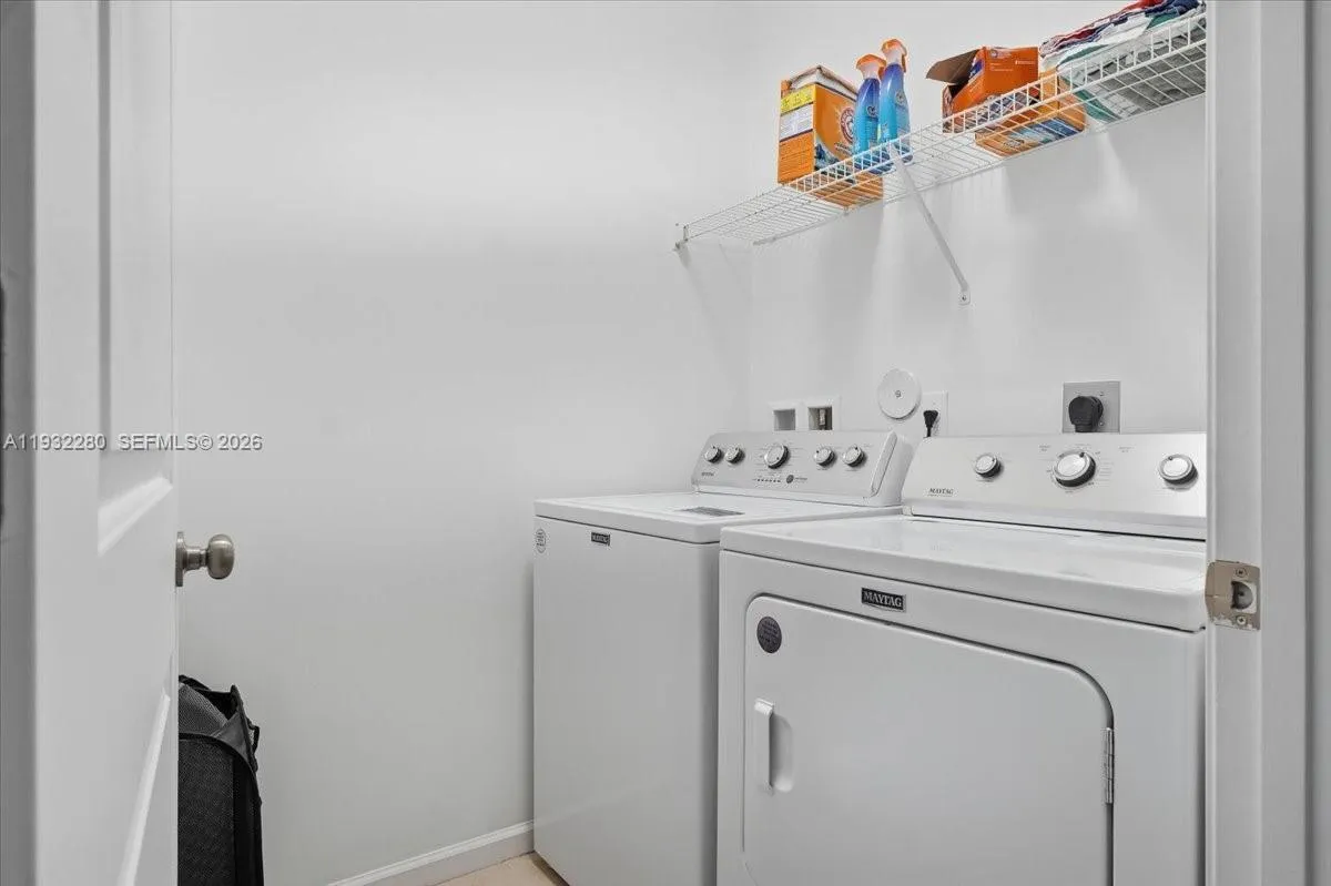 4126 Cascada Cir, Cooper City FL 33024