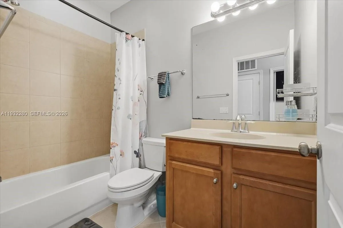 4126 Cascada Cir, Cooper City FL 33024