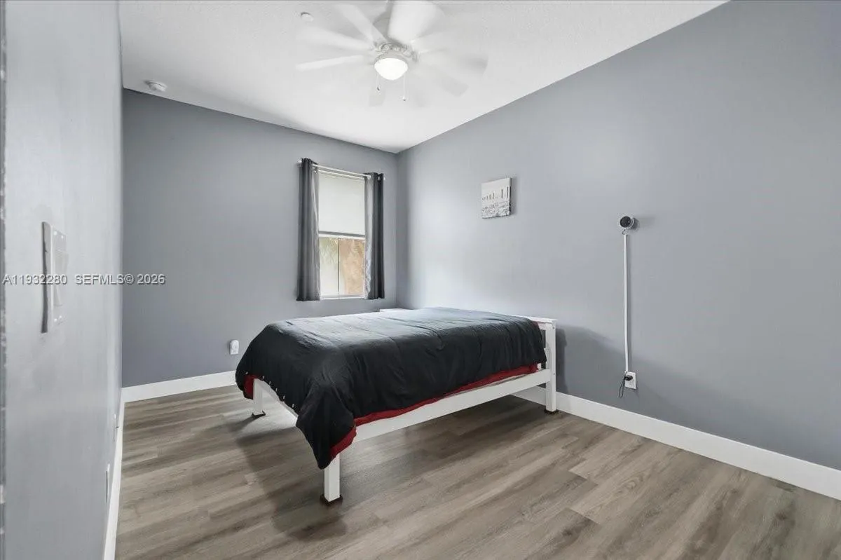 4126 Cascada Cir, Cooper City FL 33024