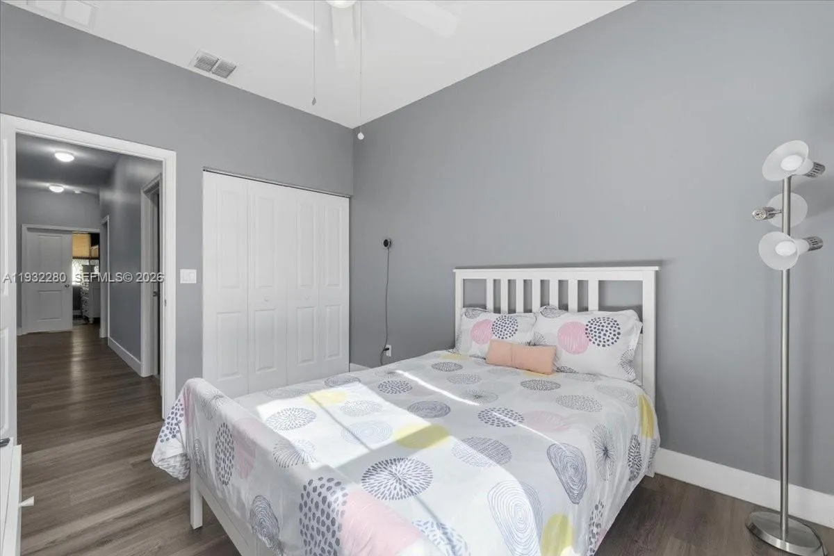 4126 Cascada Cir, Cooper City FL 33024