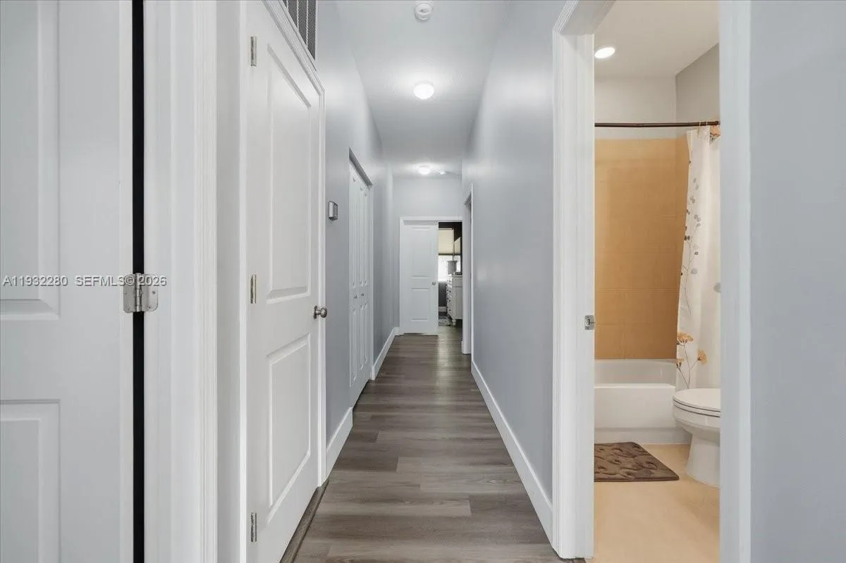 4126 Cascada Cir, Cooper City FL 33024