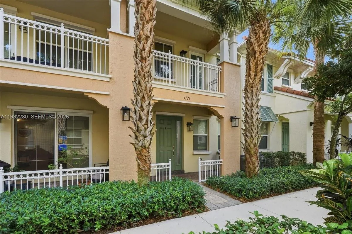 4126 Cascada Cir, Cooper City FL 33024