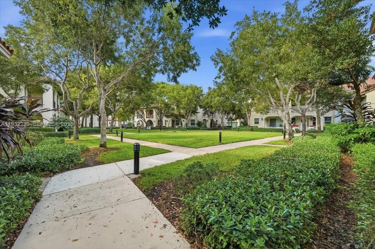 4126 Cascada Cir, Cooper City FL 33024