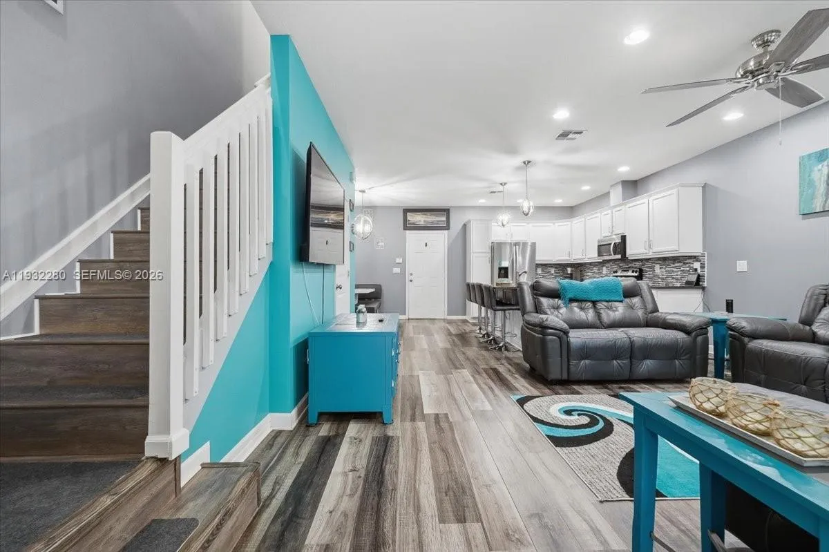 4126 Cascada Cir, Cooper City FL 33024