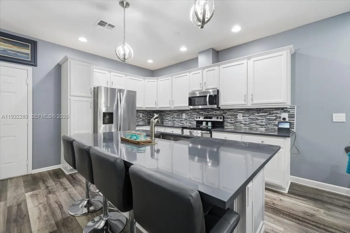 4126 Cascada Cir, Cooper City FL 33024