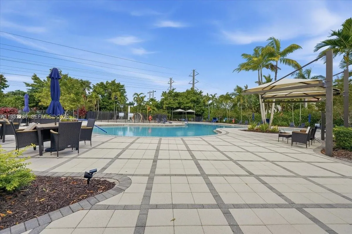 4126 Cascada Cir, Cooper City FL 33024