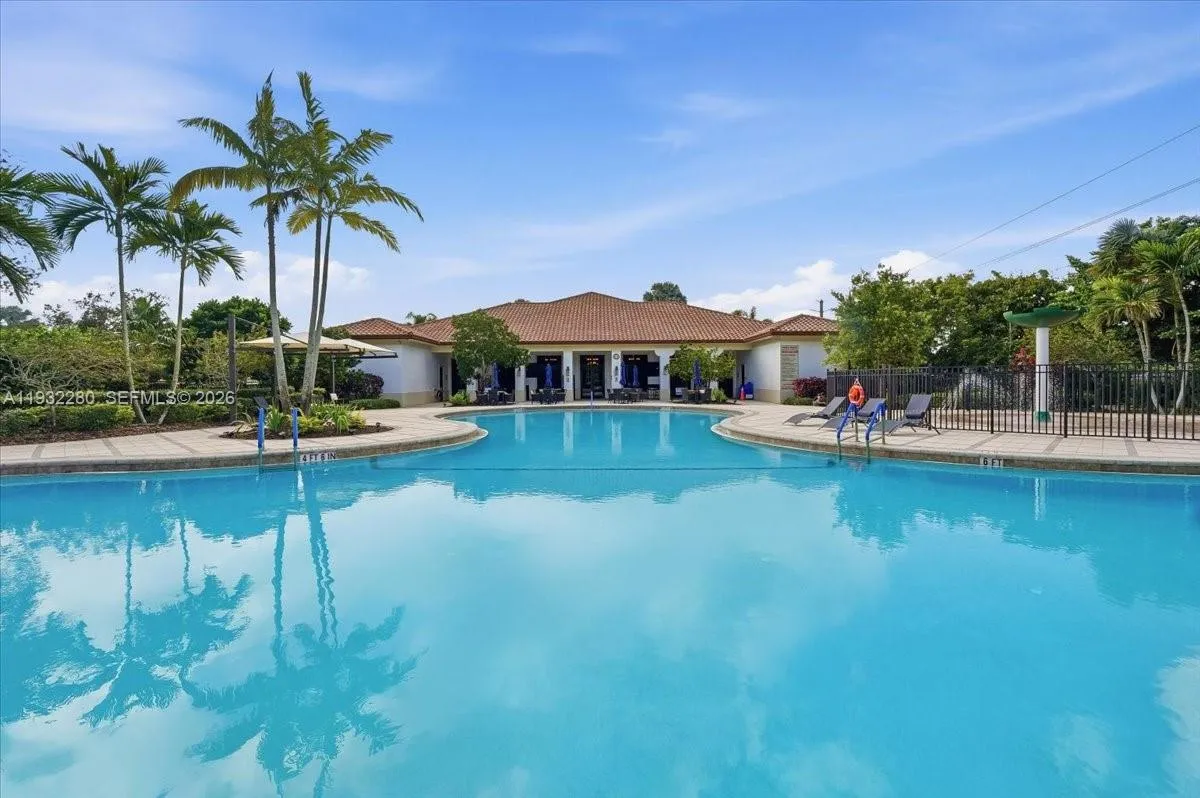 4126 Cascada Cir, Cooper City FL 33024