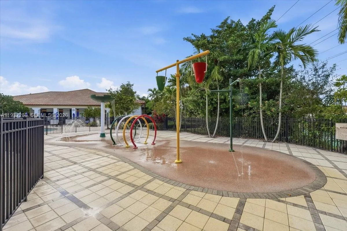 4126 Cascada Cir, Cooper City FL 33024