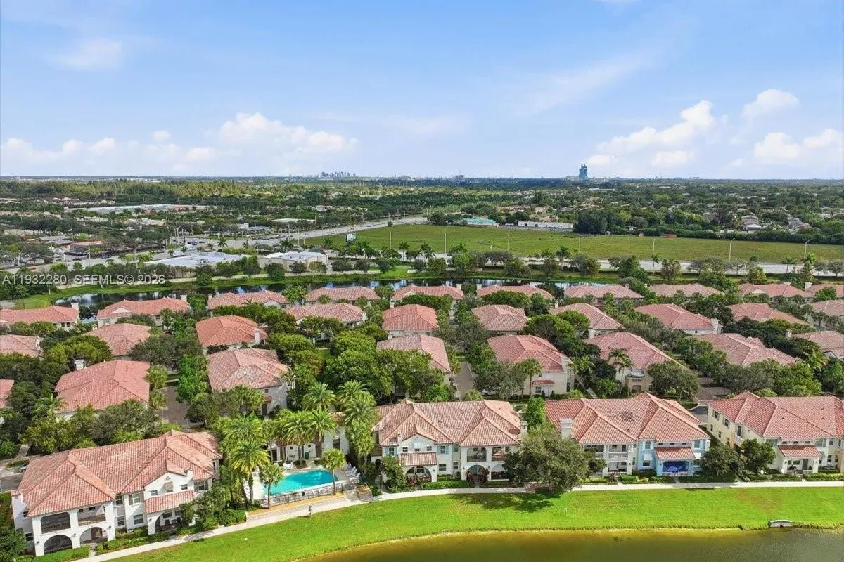 4126 Cascada Cir, Cooper City FL 33024