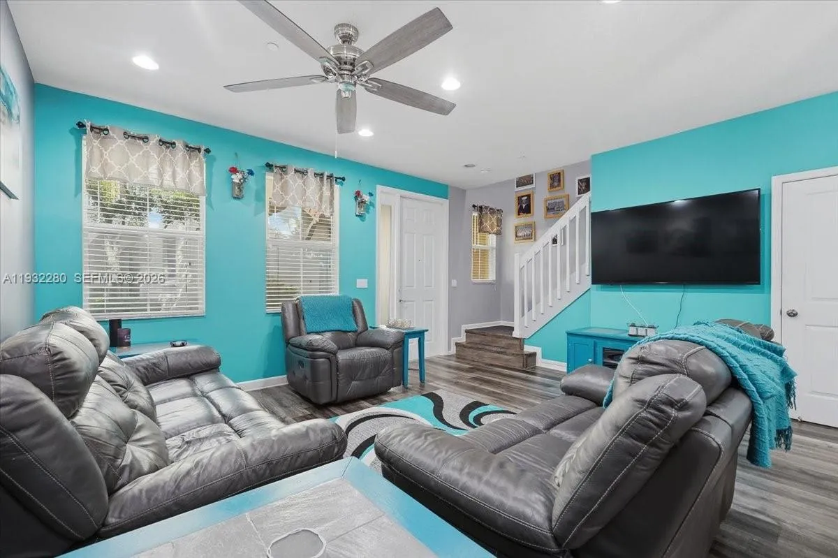 4126 Cascada Cir, Cooper City FL 33024