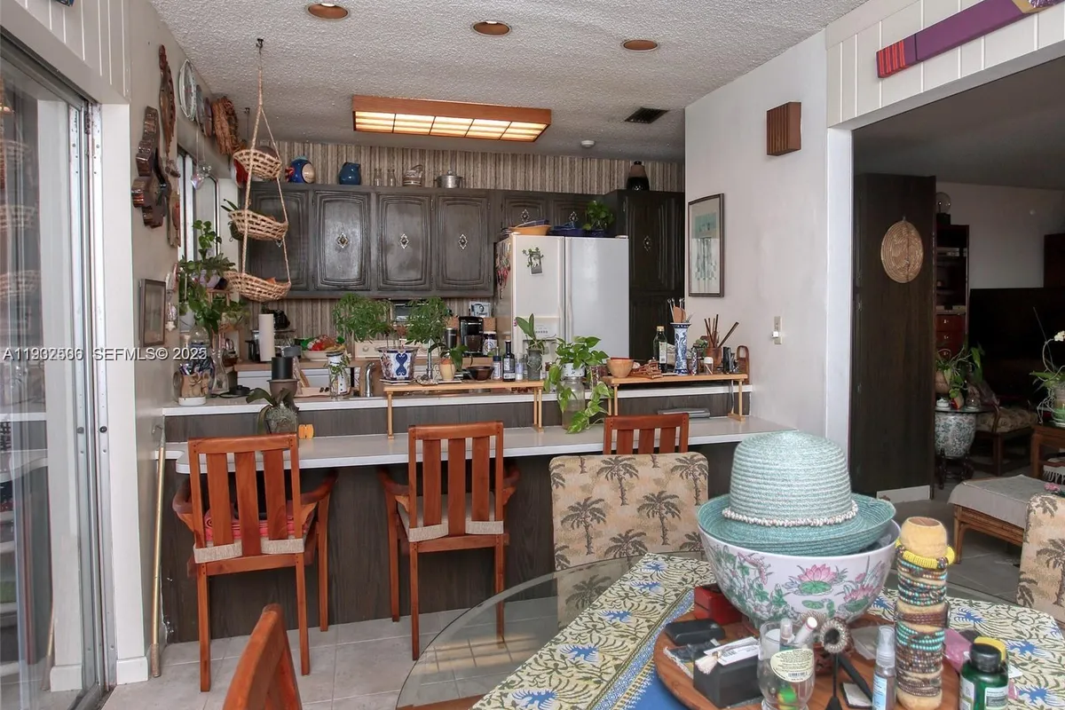 6918 Holly Rd, Miami Lakes FL 33014