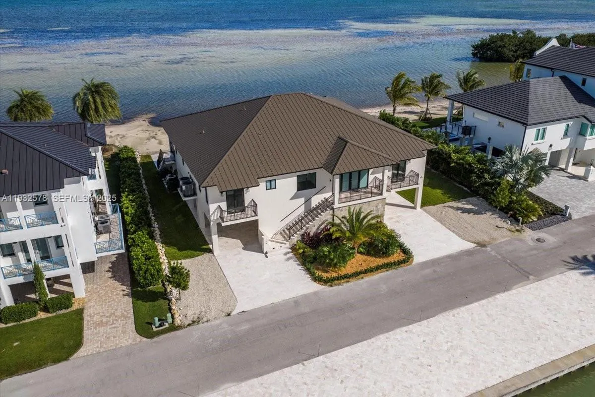 126 SE Sunrise Dr, Marathon FL 33050