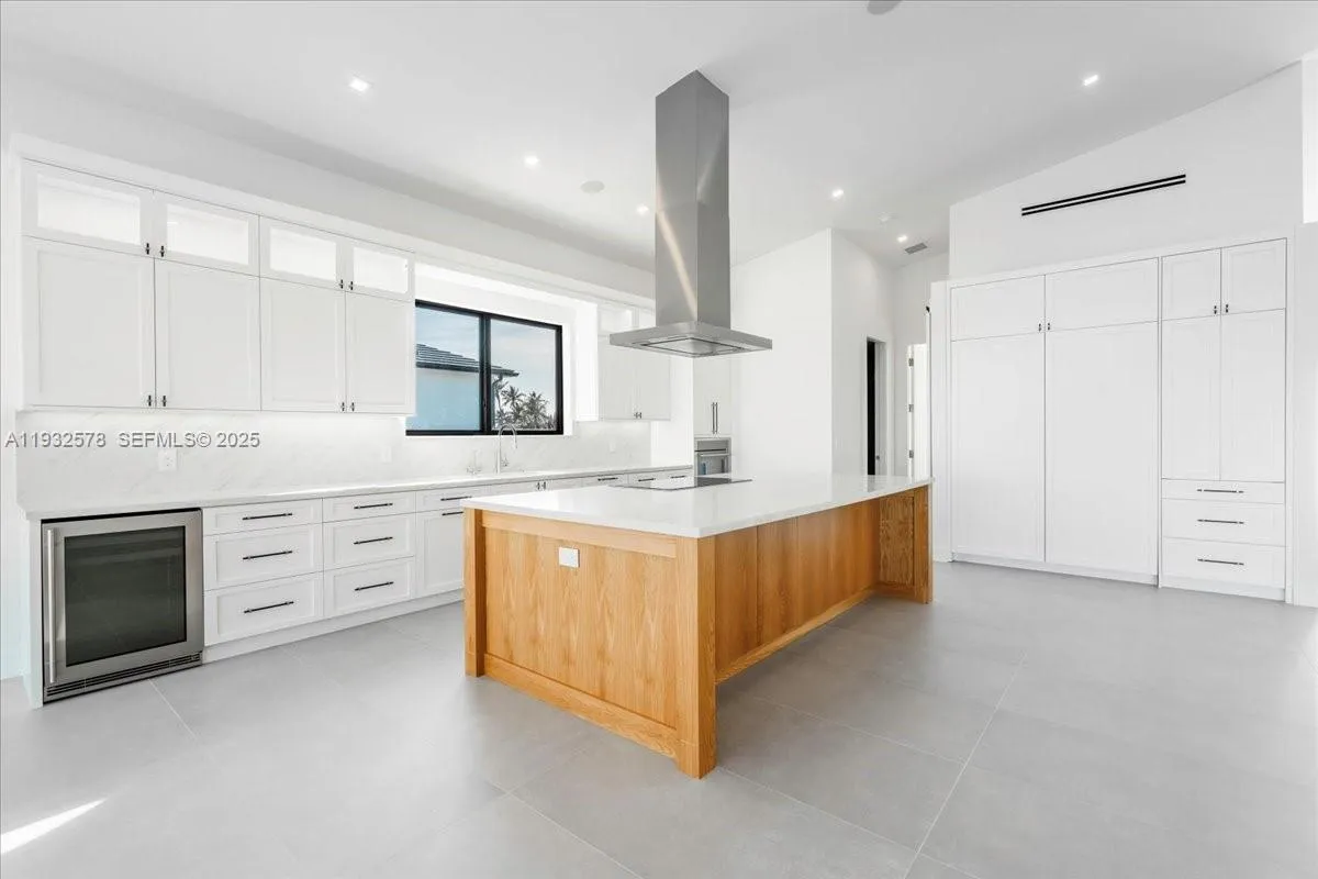 126 SE Sunrise Dr, Marathon FL 33050