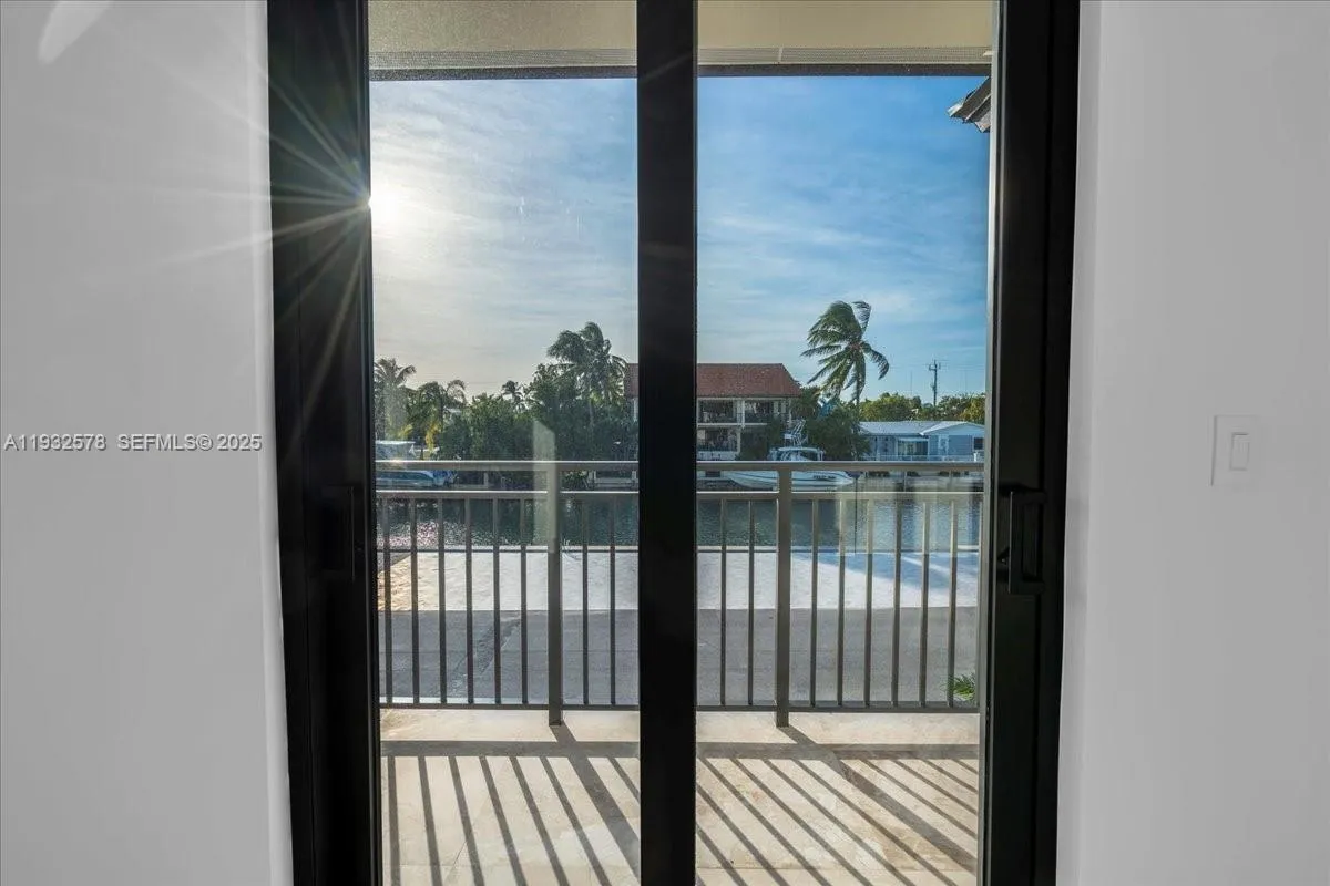 126 SE Sunrise Dr, Marathon FL 33050