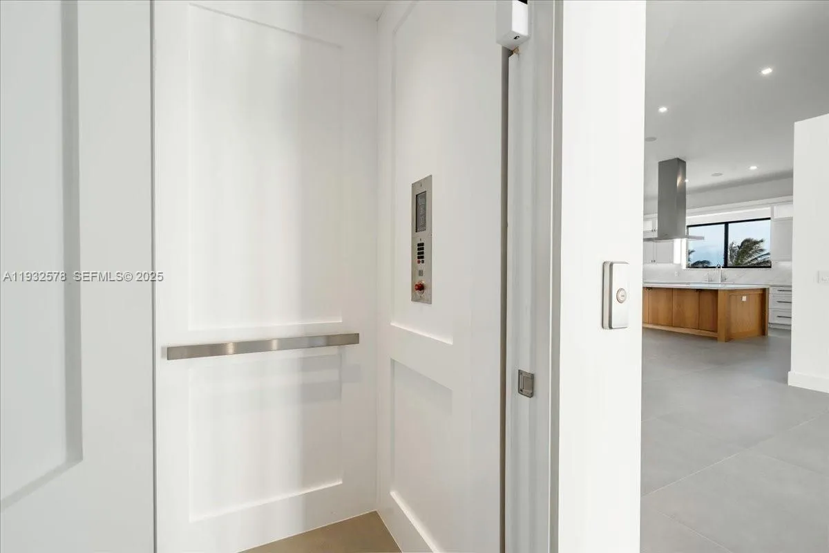 126 SE Sunrise Dr, Marathon FL 33050