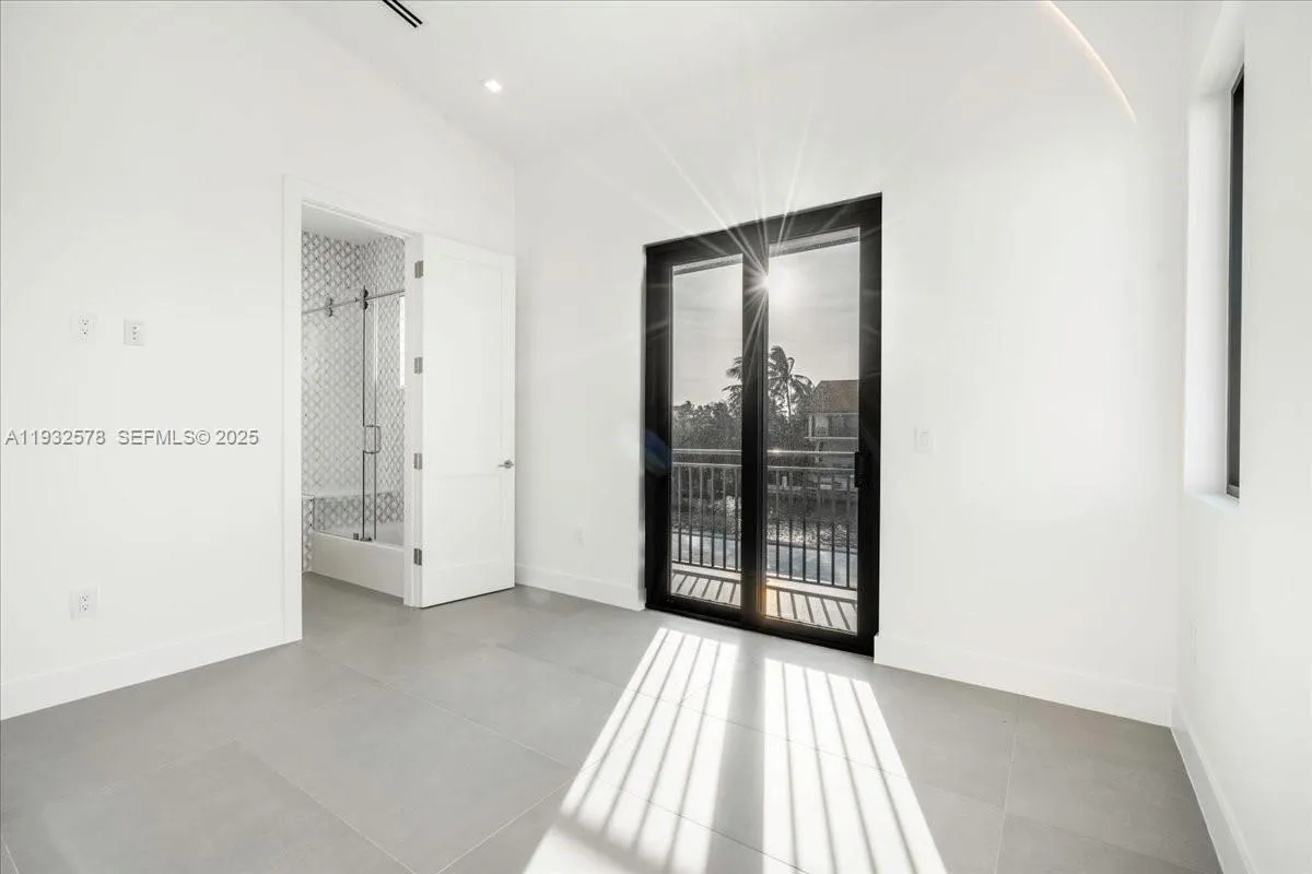 126 SE Sunrise Dr, Marathon FL 33050