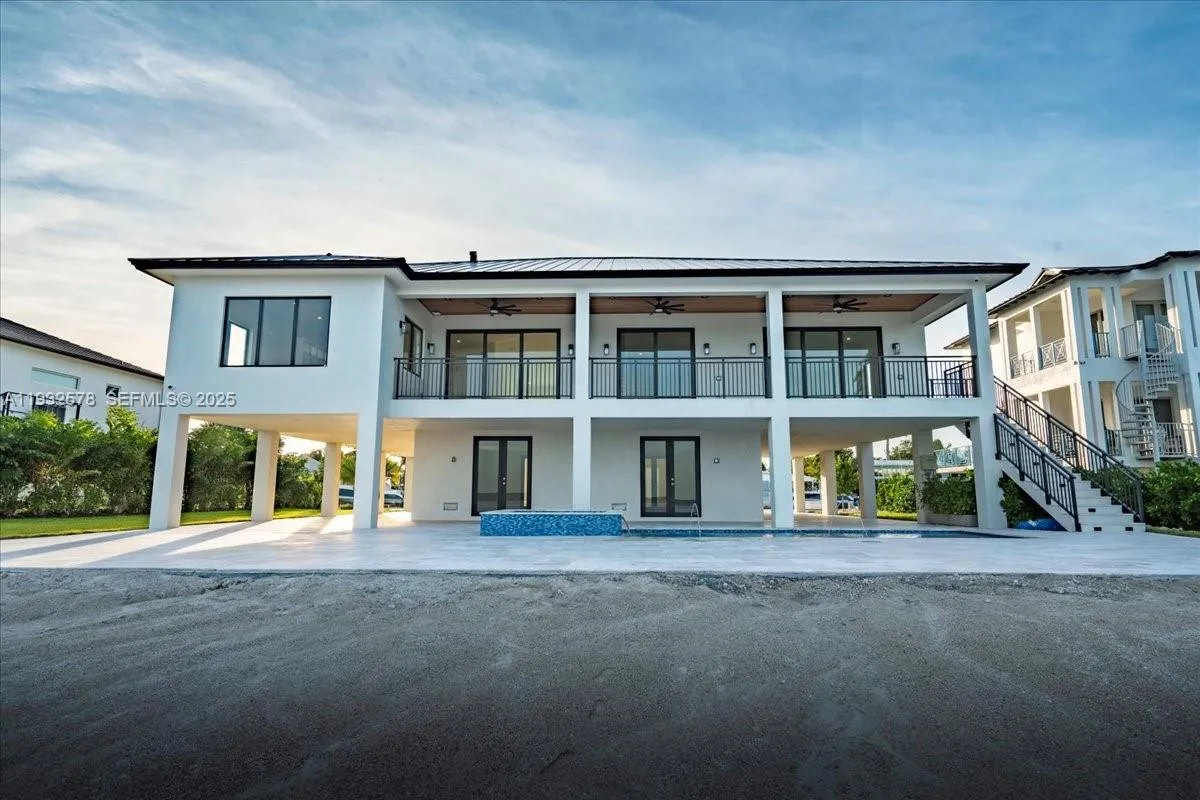 126 SE Sunrise Dr, Marathon FL 33050