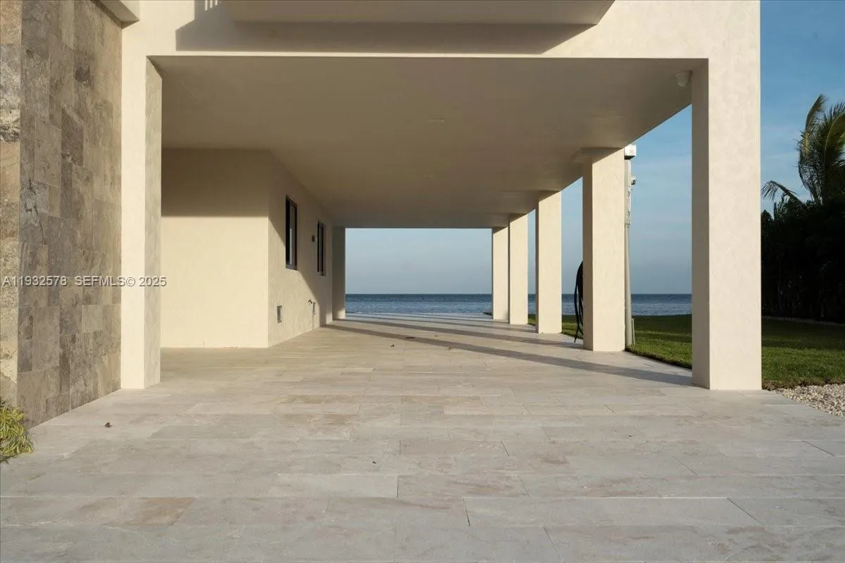 126 SE Sunrise Dr, Marathon FL 33050