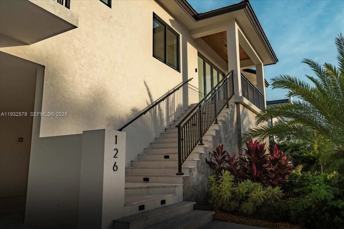 126 SE Sunrise Dr, Marathon FL 33050