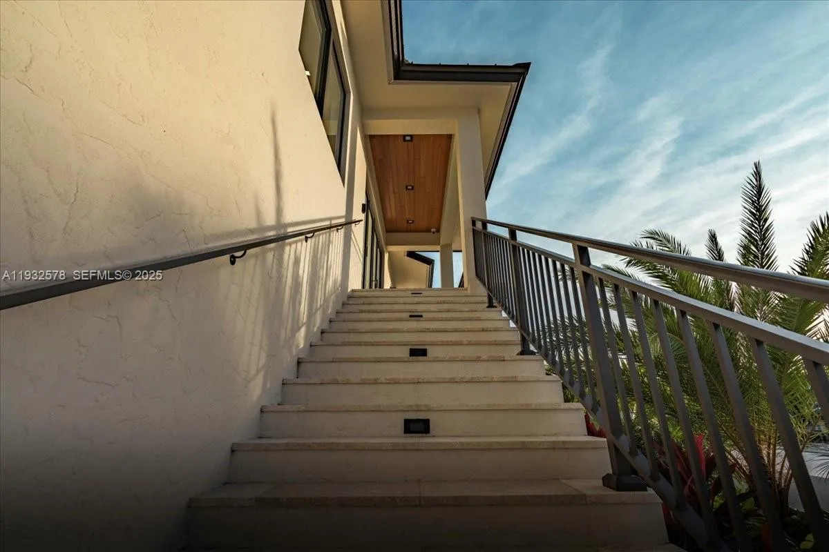 126 SE Sunrise Dr, Marathon FL 33050