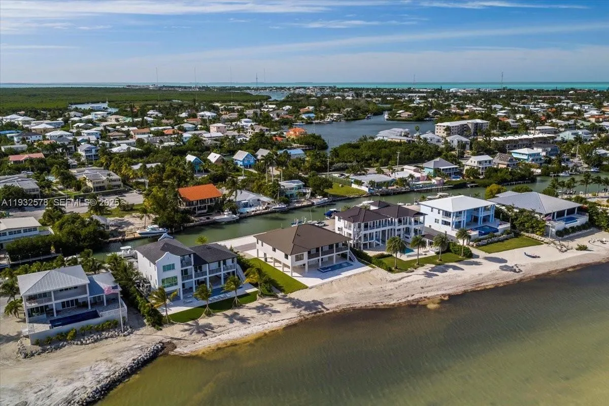 126 SE Sunrise Dr, Marathon FL 33050