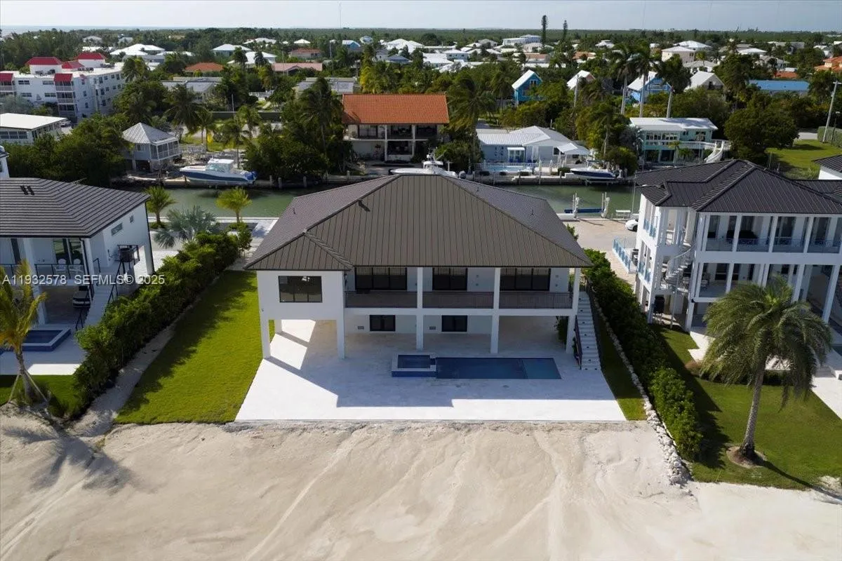 126 SE Sunrise Dr, Marathon FL 33050