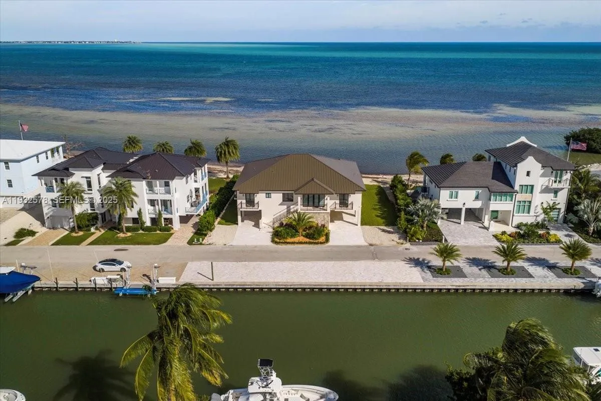 126 SE Sunrise Dr, Marathon FL 33050