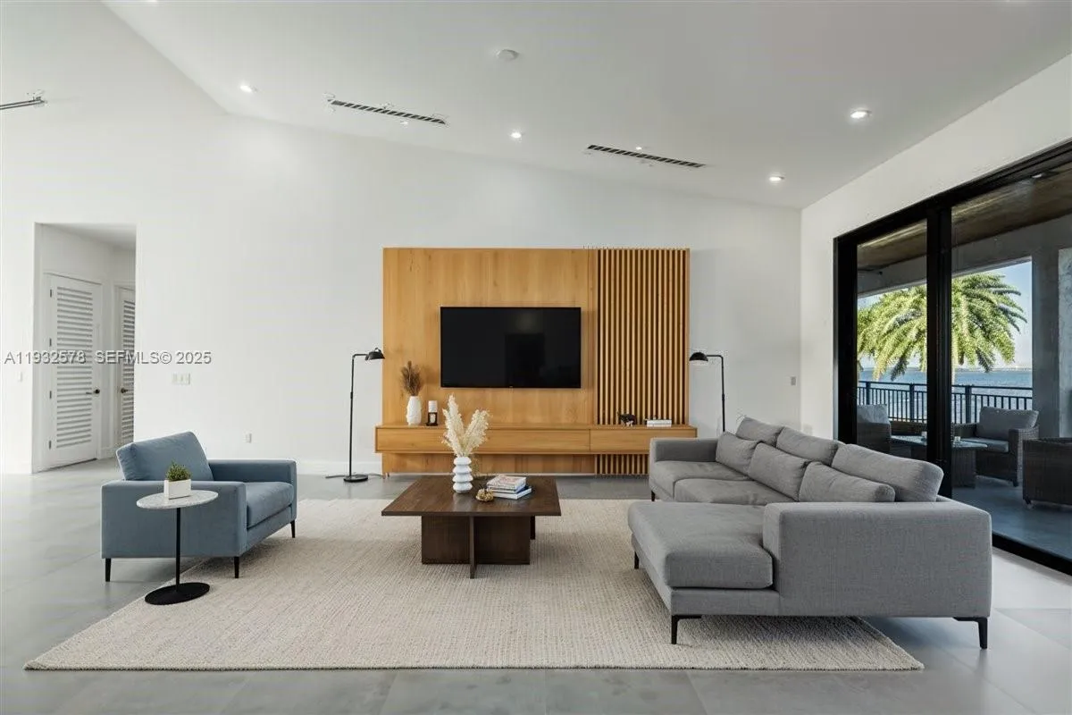 126 SE Sunrise Dr, Marathon FL 33050